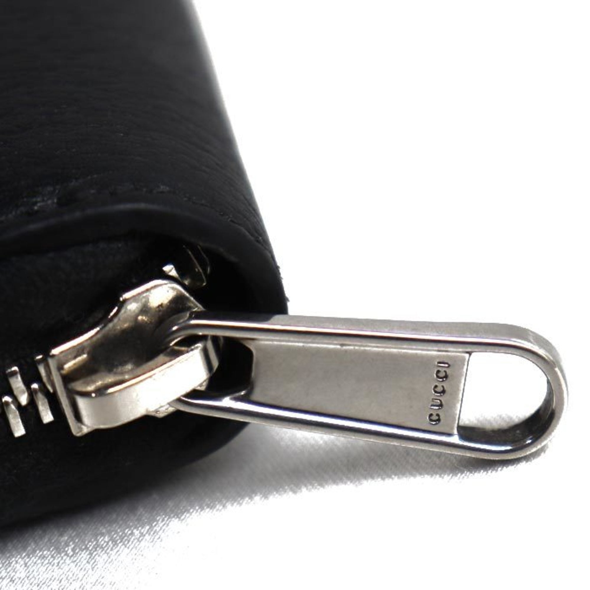 Gucci Zip around