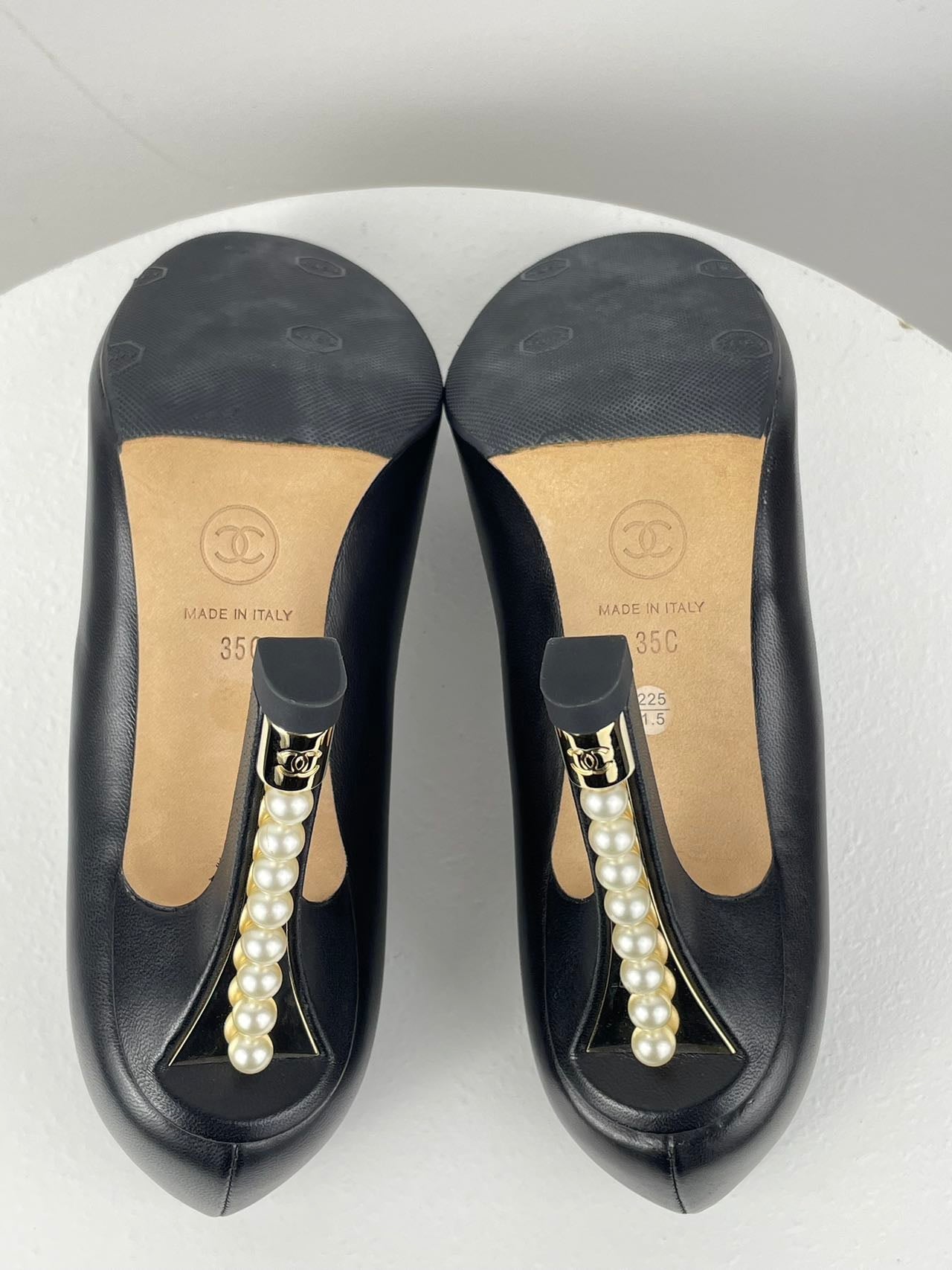 Chanel Leather Black Pumps with Pearls Heels CC Logo 35