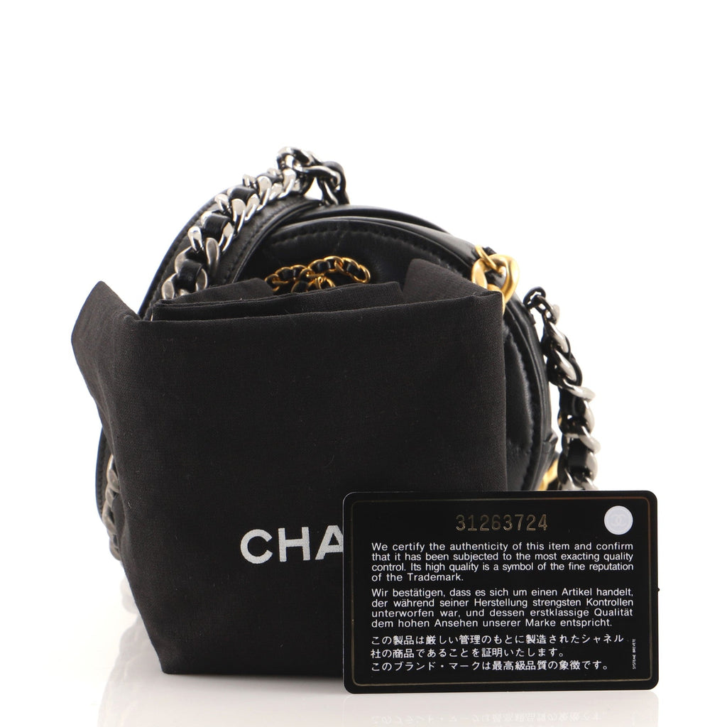 19 Round Clutch with Chain Quilted Lambskin