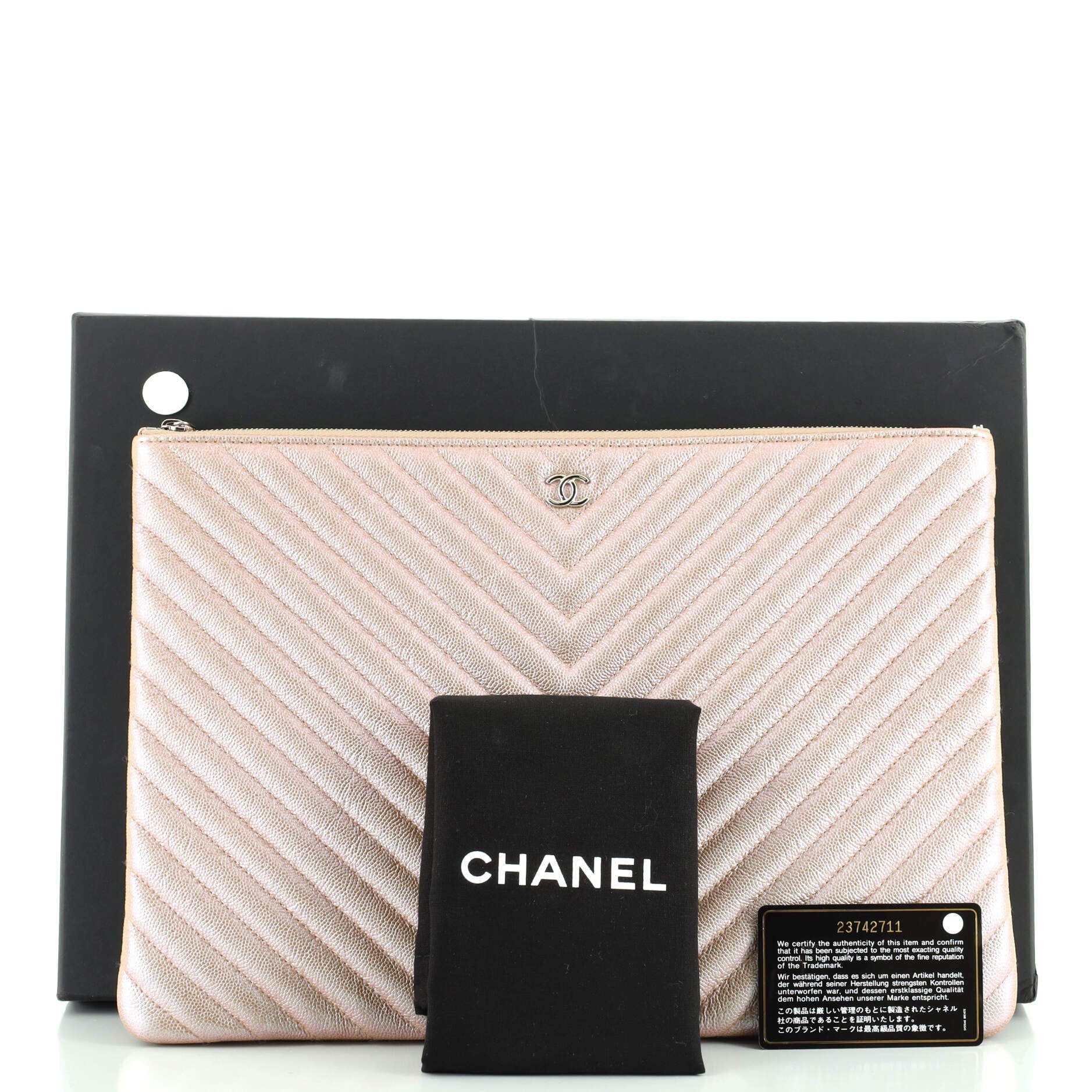 O Case Clutch Chevron Caviar Large