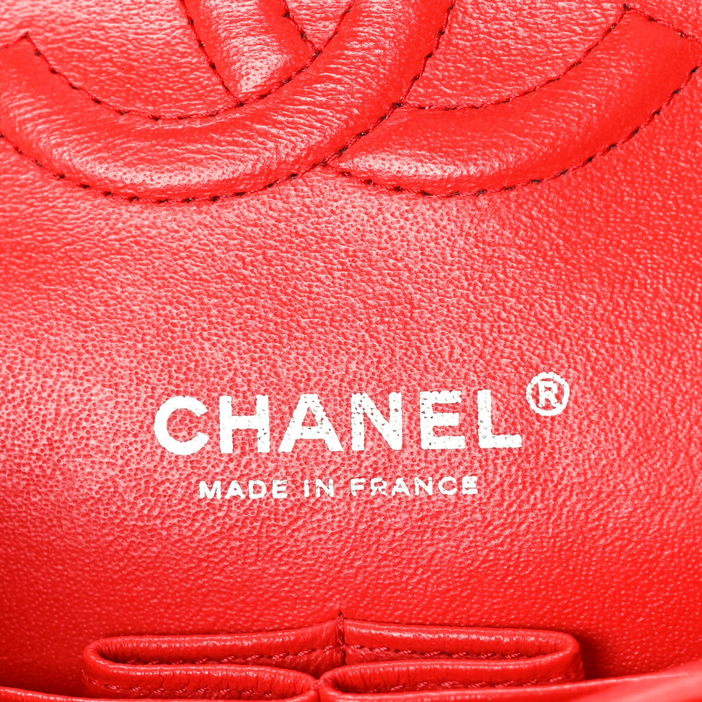 Caviar Chevron Quilted Medium Double Flap Red