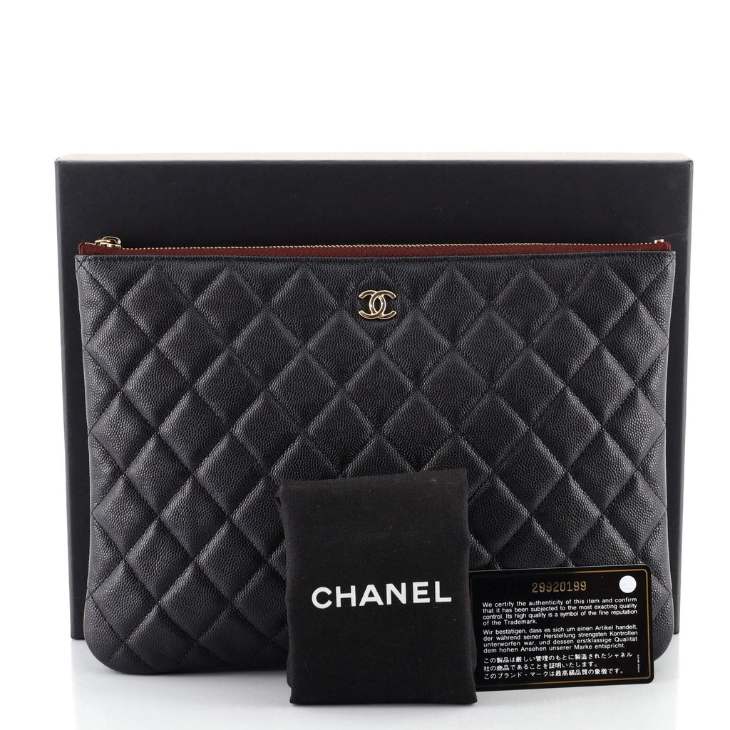 O Case Clutch Quilted Caviar Medium