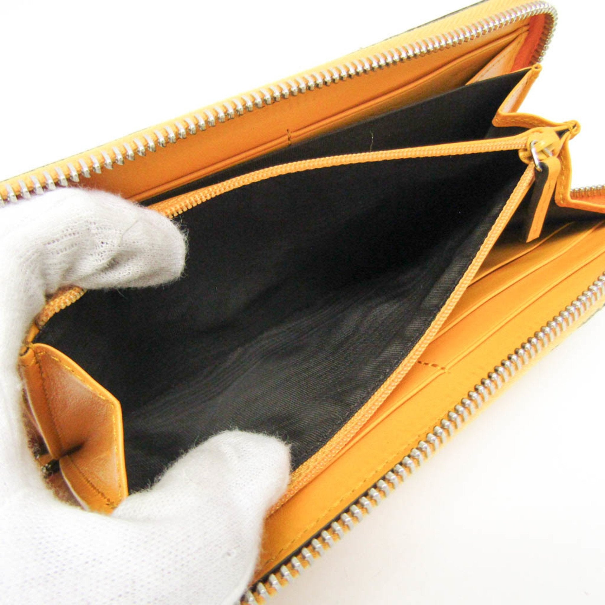 Gucci GG emboss�