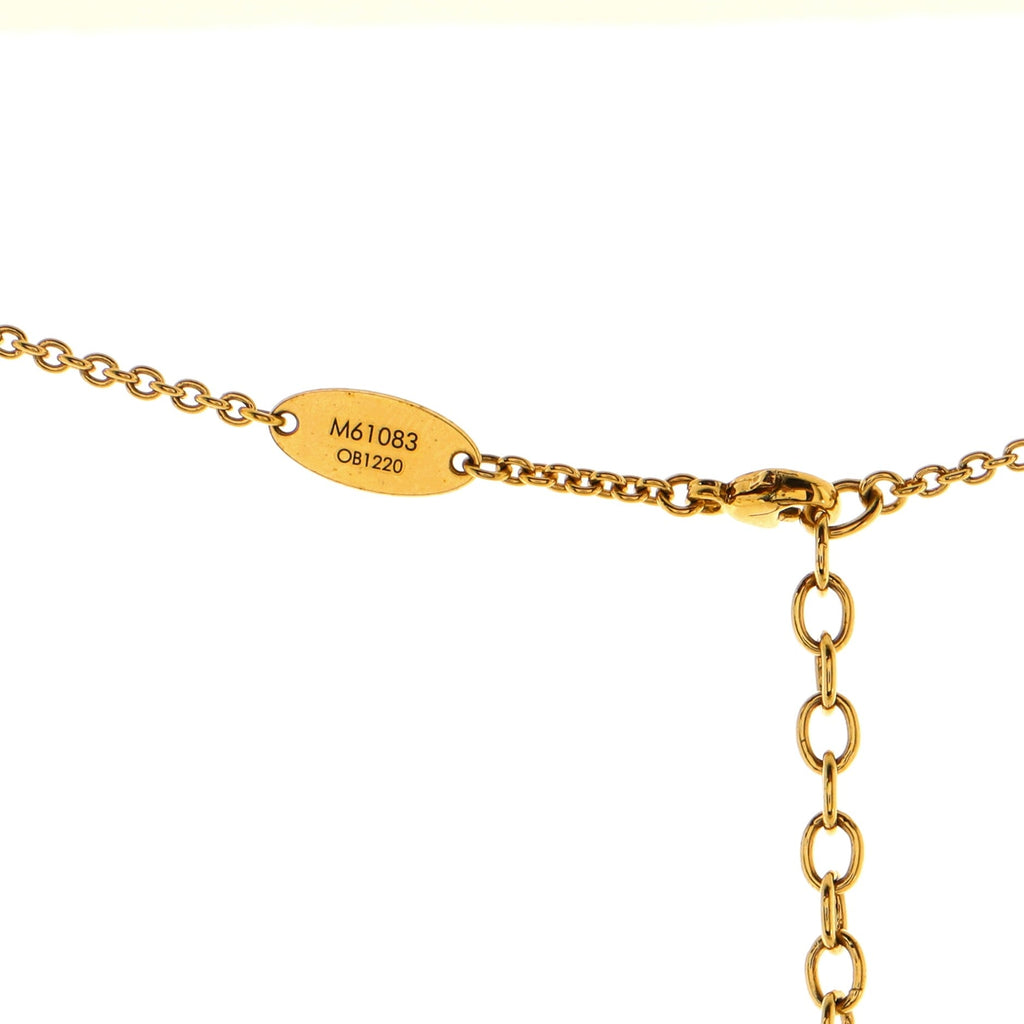 Essential V Necklace Metal