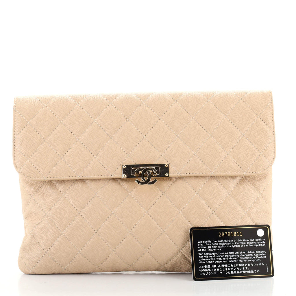 Golden Class O Case Clutch Quilted Caviar Medium