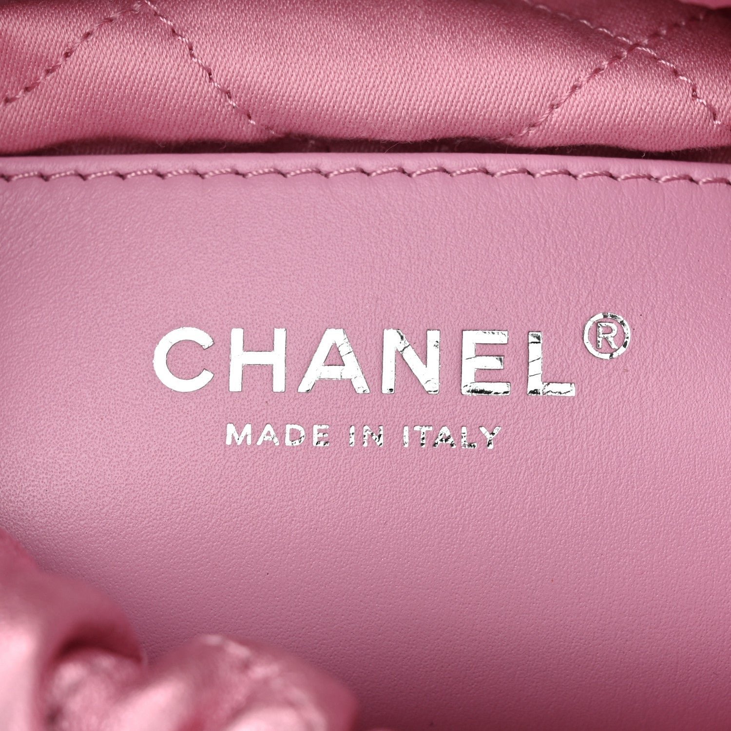 Metallic Lambskin Lacquered Monochrome Quilted Mini Chanel 22 Pink