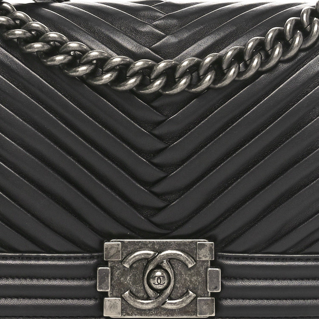 Lambskin Pleated Medium Boy Flap Black