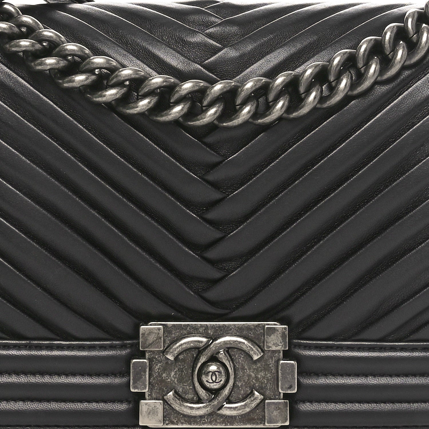 Lambskin Pleated Medium Boy Flap Black