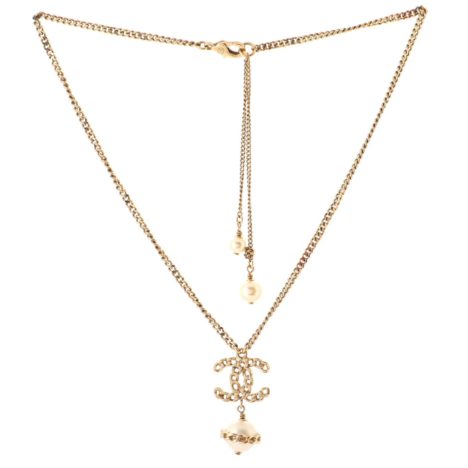 CC Pearl Drop Necklace Metal with Pearls