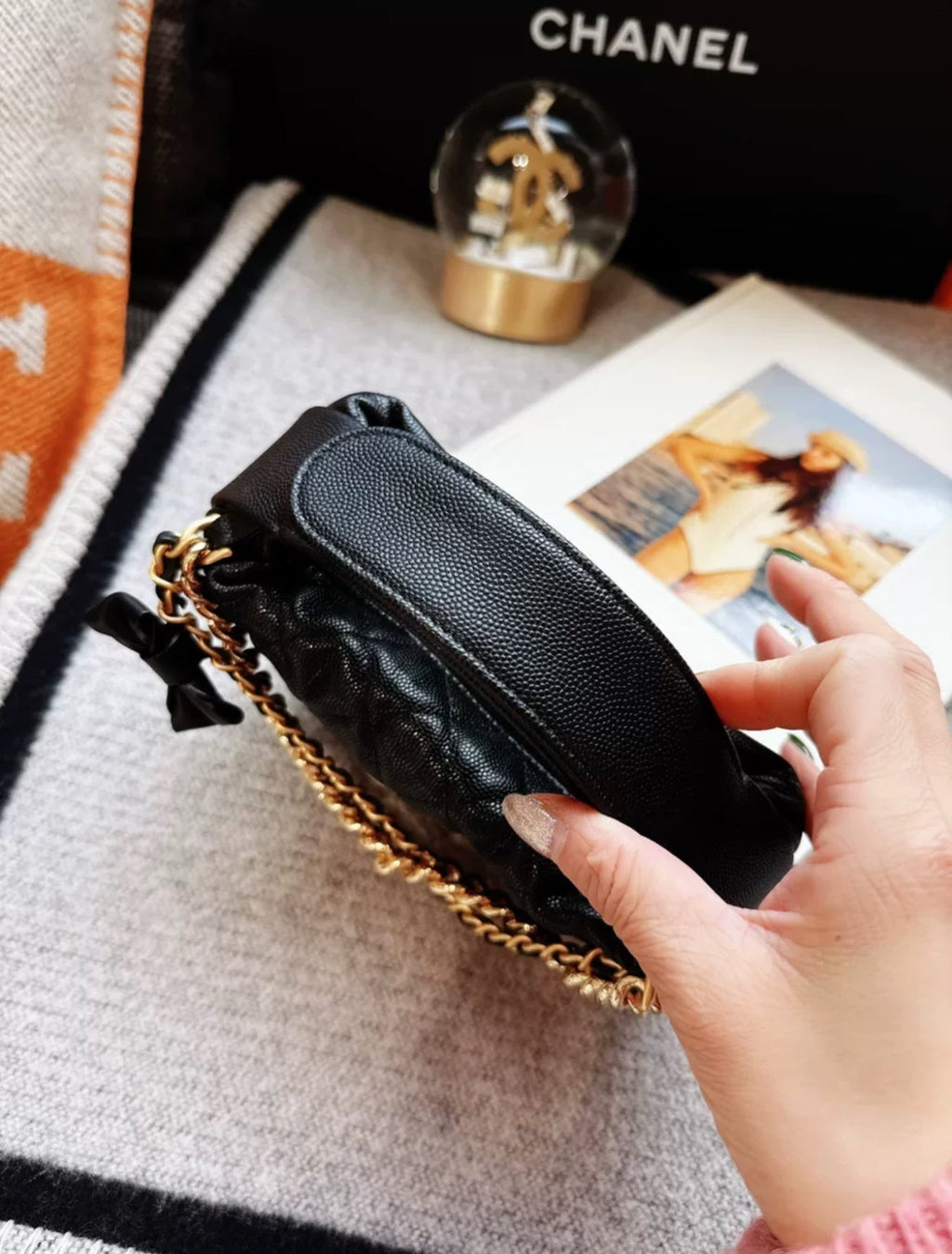 Chanel 24S black gold lychee leather bow chain hula hoop bag
