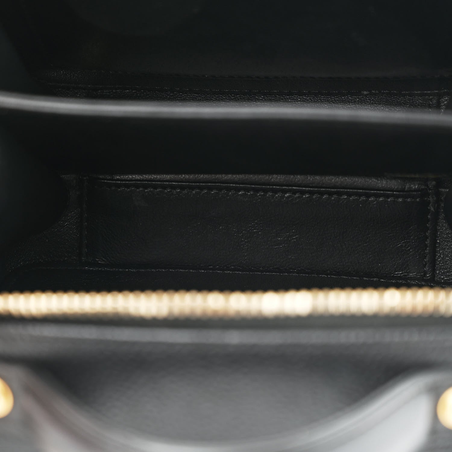 Caviar Quilted Small CC Filigree Vanity Case Black