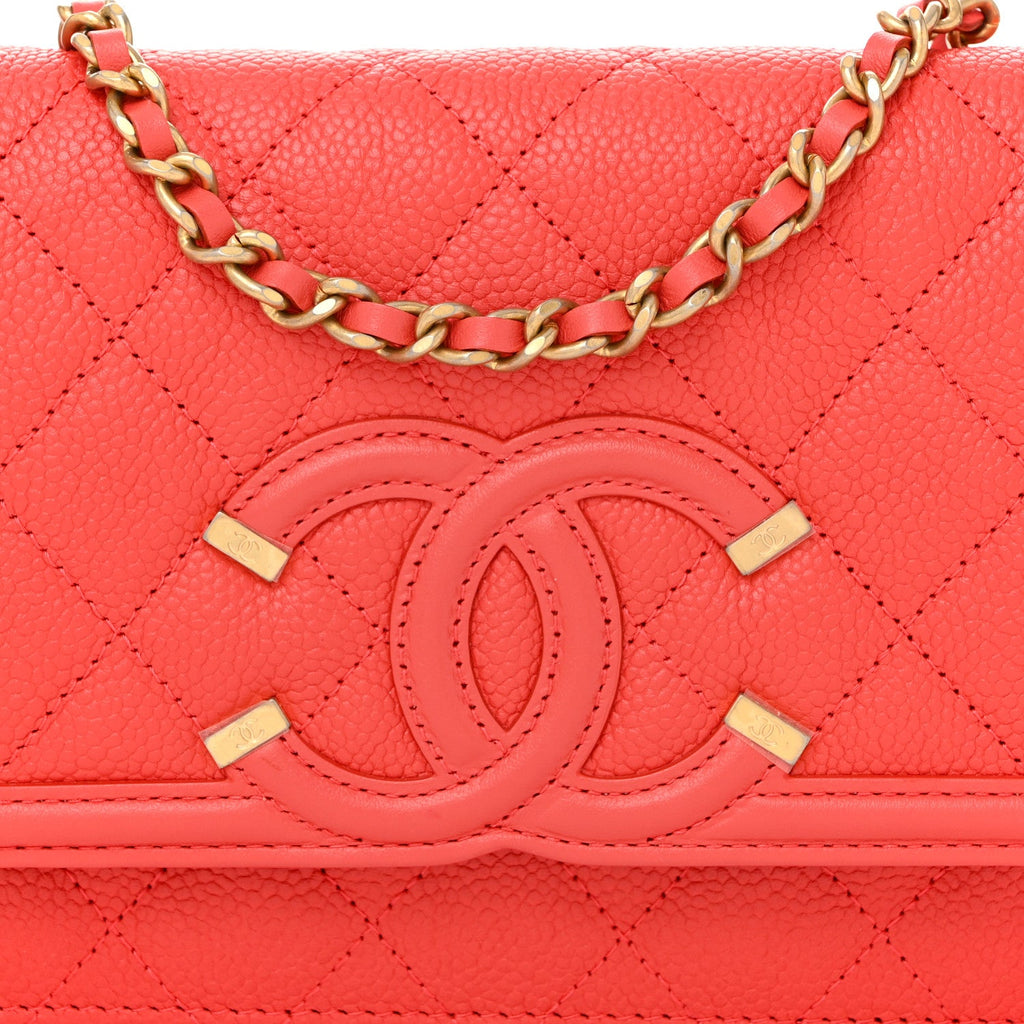 Caviar Quilted CC Filigree Wallet On Chain WOC Coral