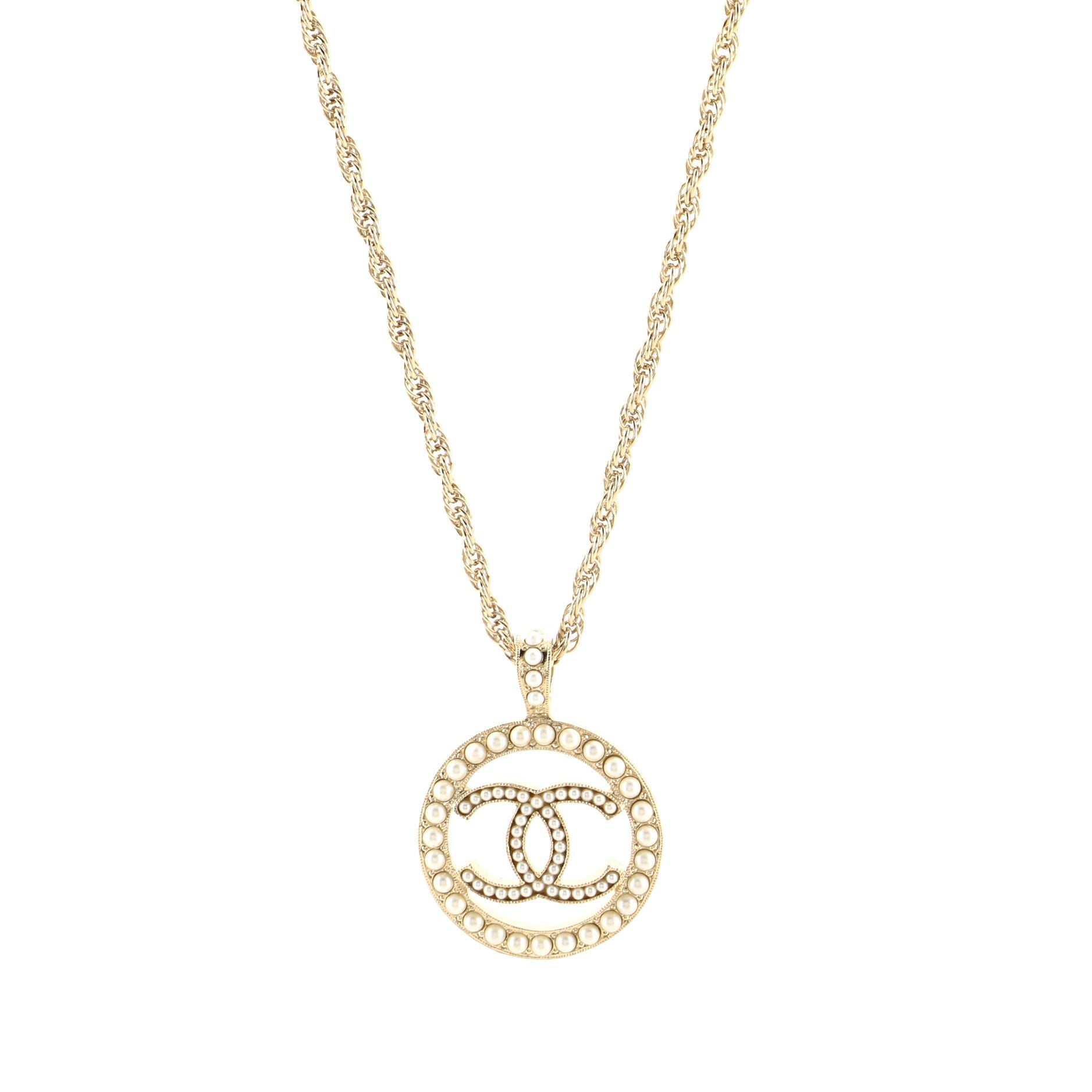 CC Round Pendant Necklace Metal with Faux Pearls