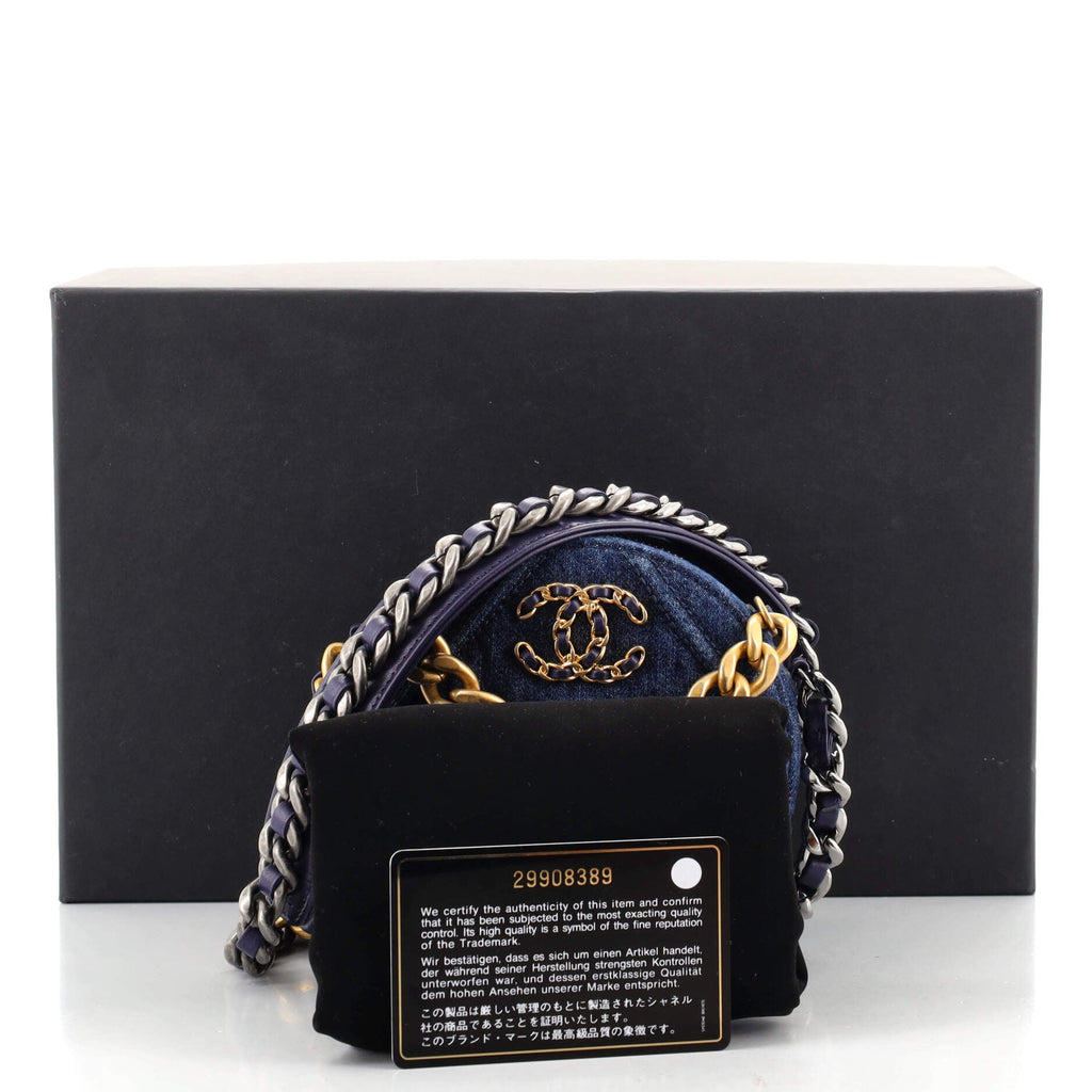 19 Round Clutch with Chain Quilted Denim