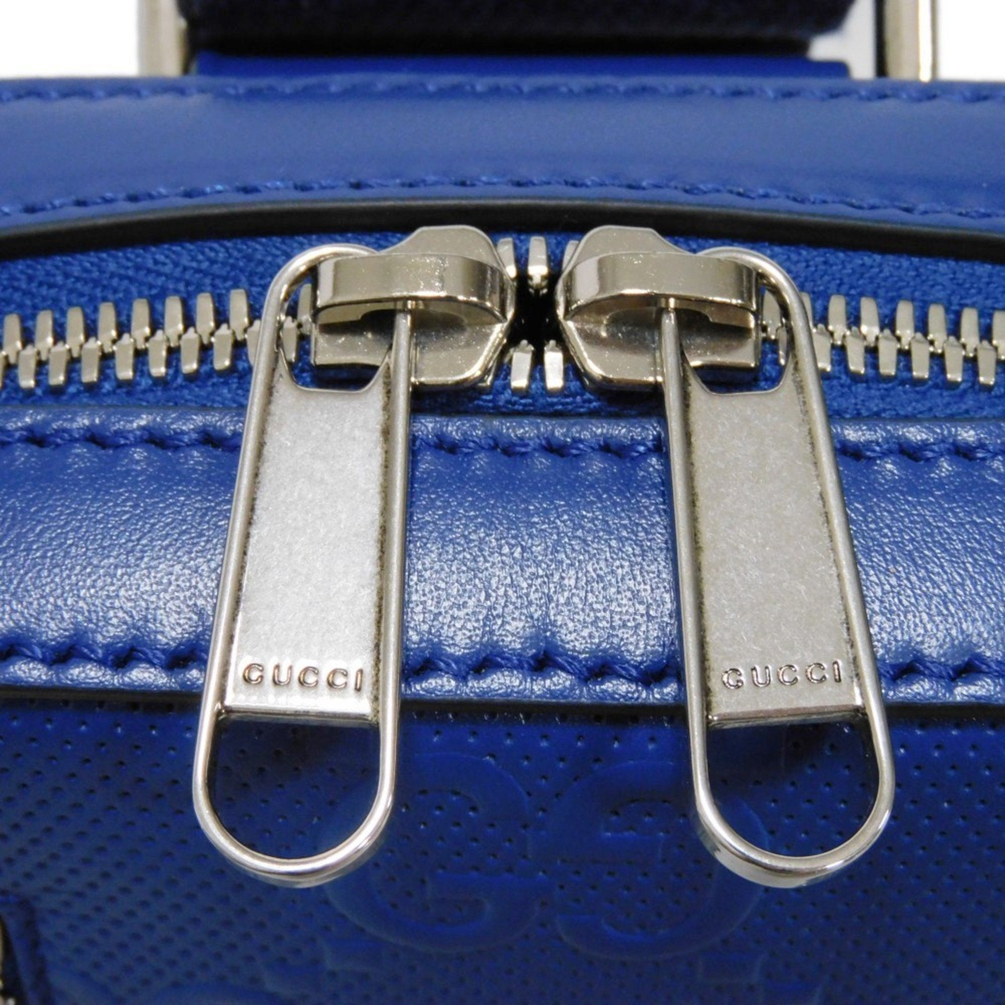 Gucci GG emboss�