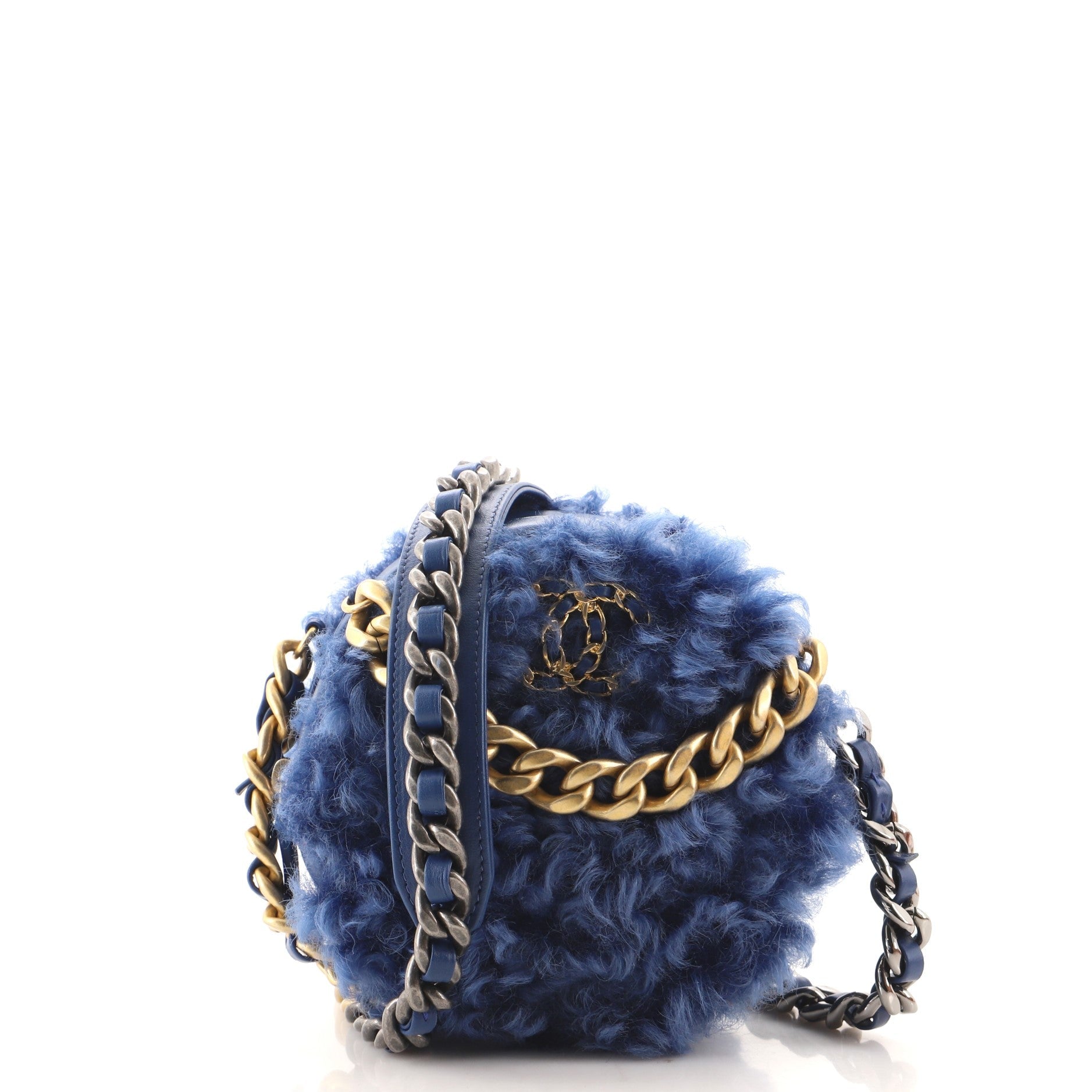 19 Round Clutch with Chain Quilted Shearling