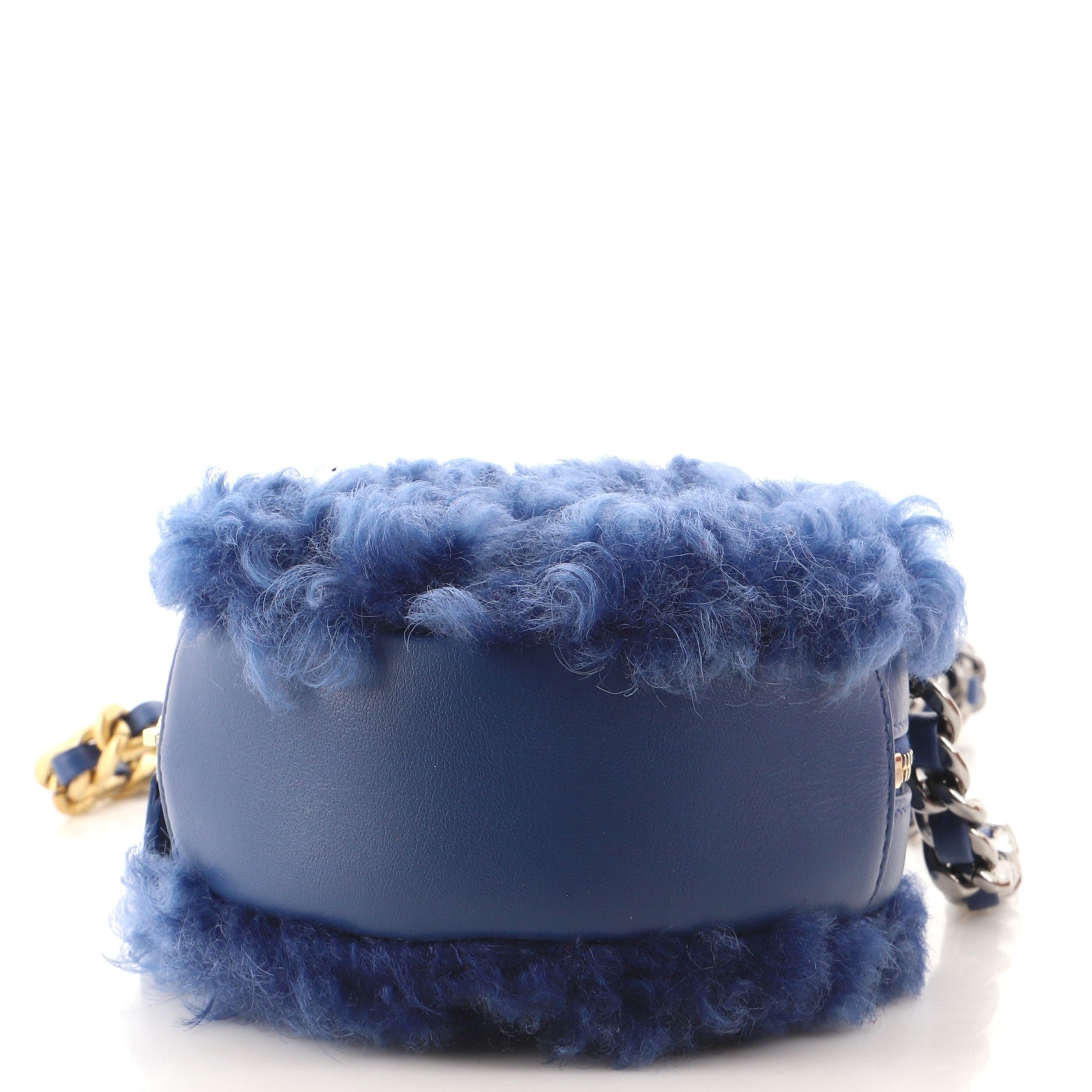 19 Round Clutch with Chain Quilted Shearling