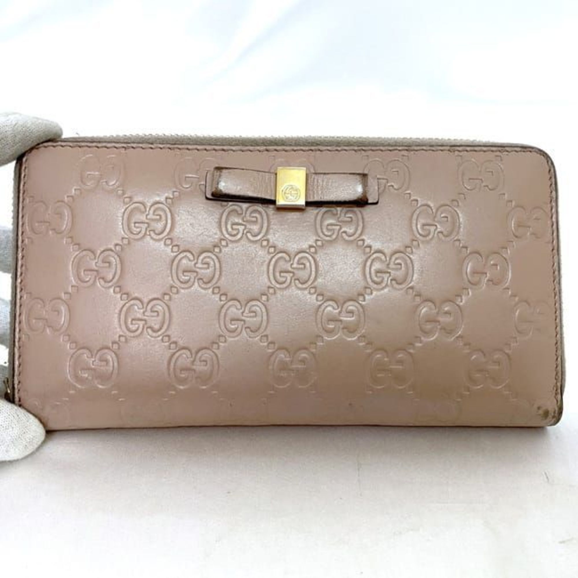 Gucci Zip around