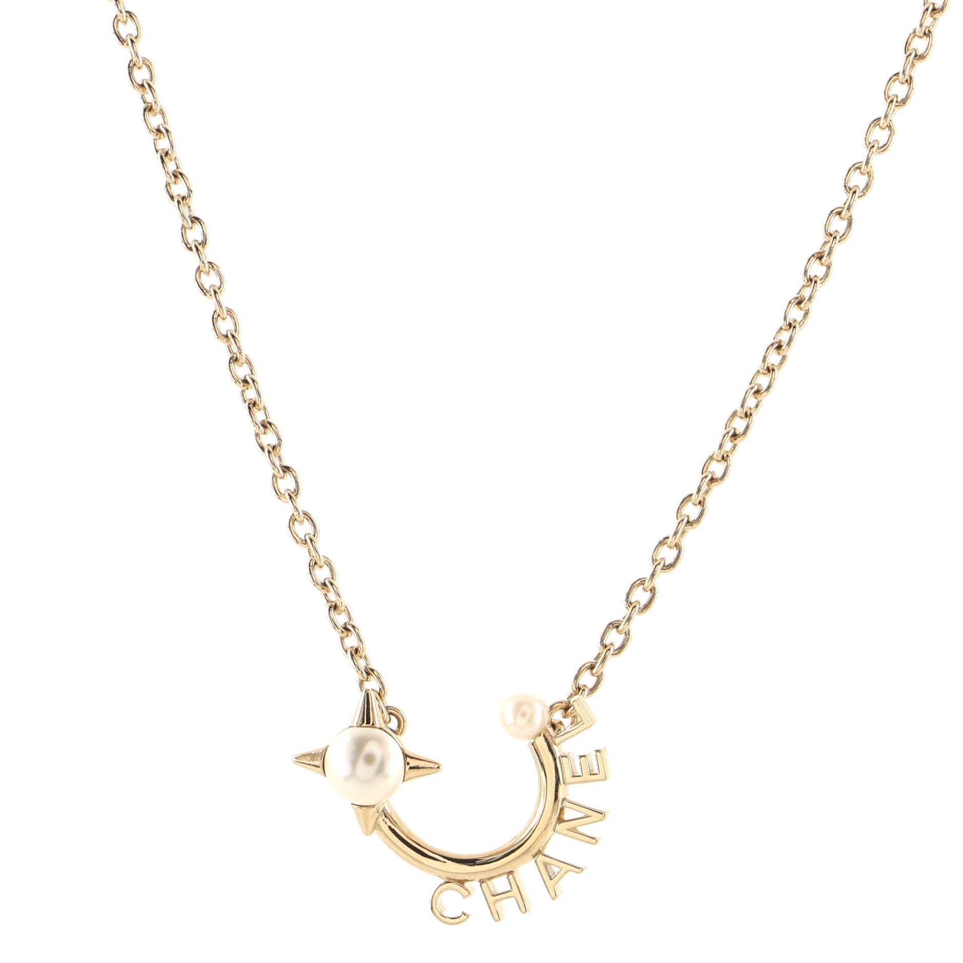 Logo Semicircle Pendant Short Necklace Metal with Faux Pearls
