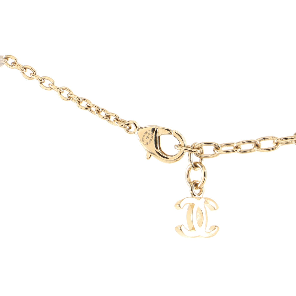 Logo Semicircle Pendant Short Necklace Metal with Faux Pearls