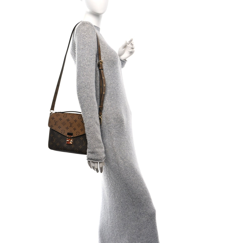 Reverse Monogram Pochette Metis