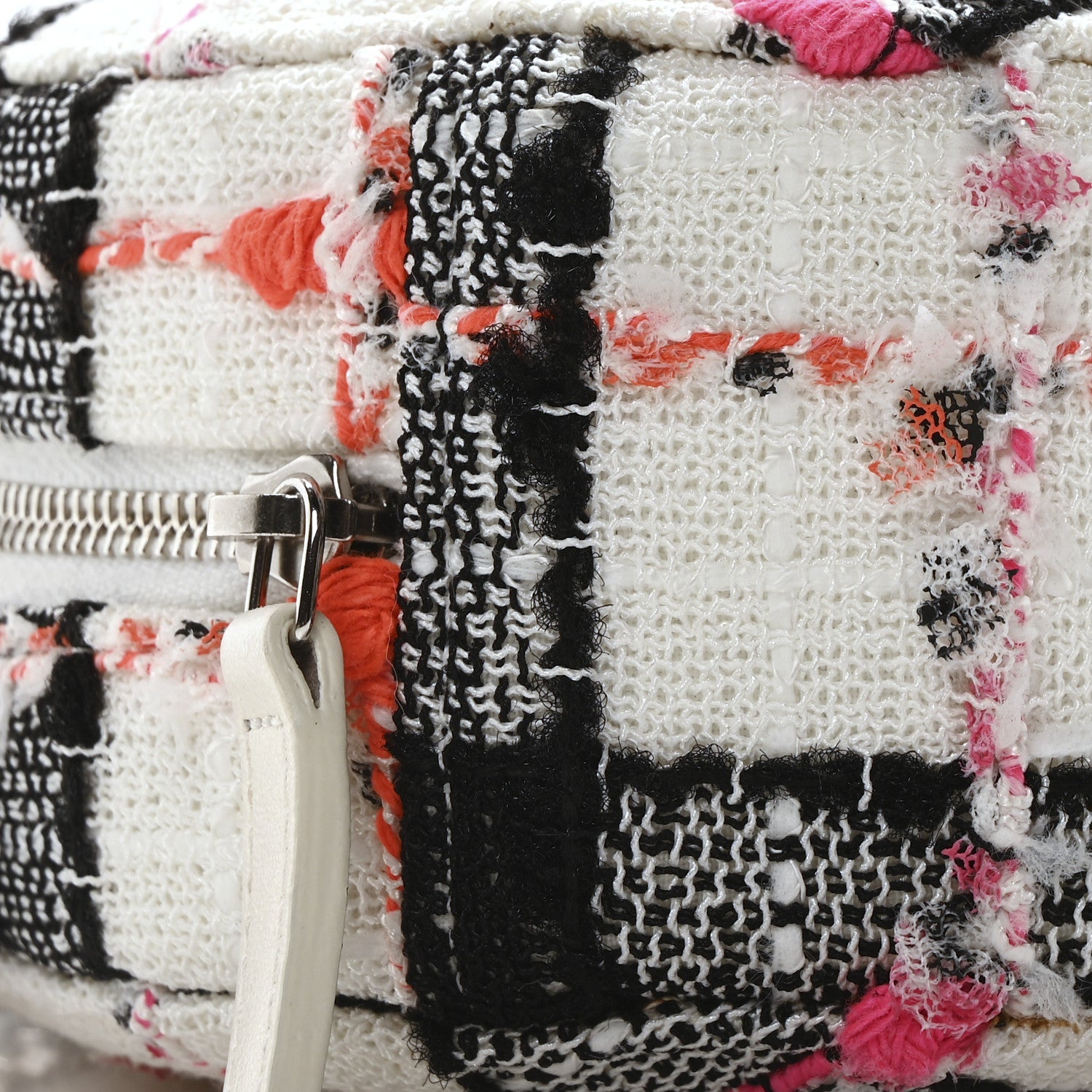 Tweed Quilted Round Clutch With Chain Black White Multicolor