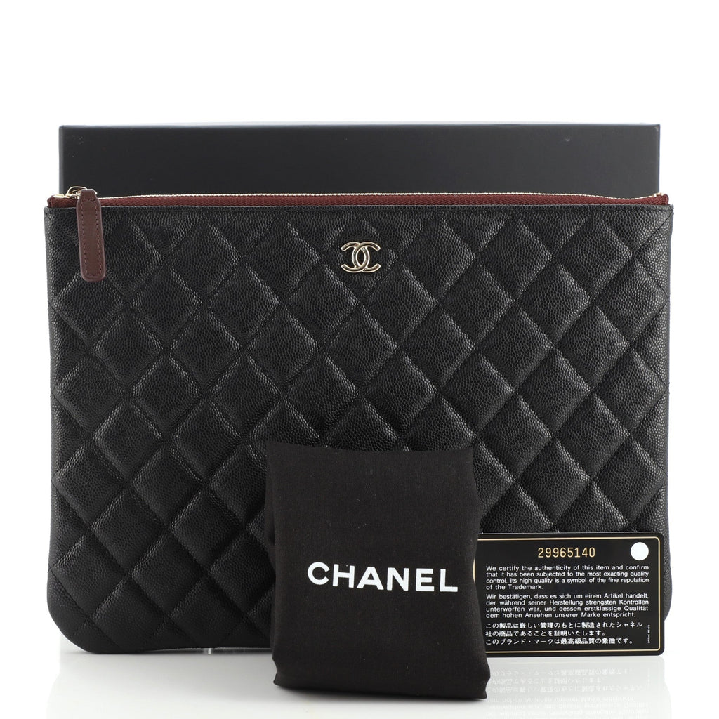 O Case Clutch Quilted Caviar Medium