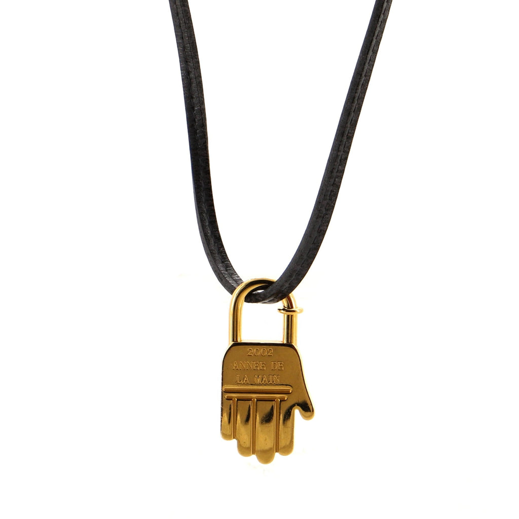 Annee De La Main Hand Cadena Necklace Metal