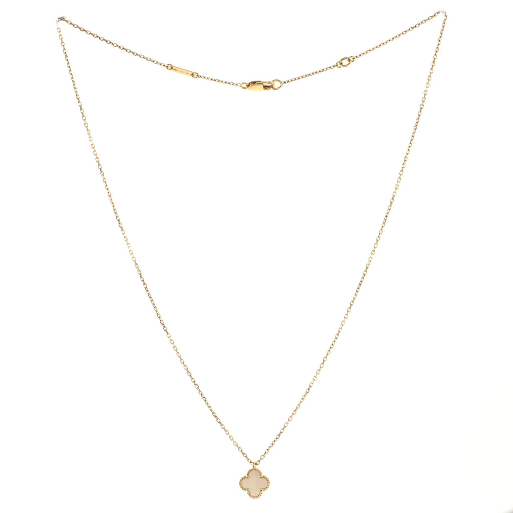 Sweet Alhambra Pendant Necklace 18K Yellow Gold and Mother of Pearl