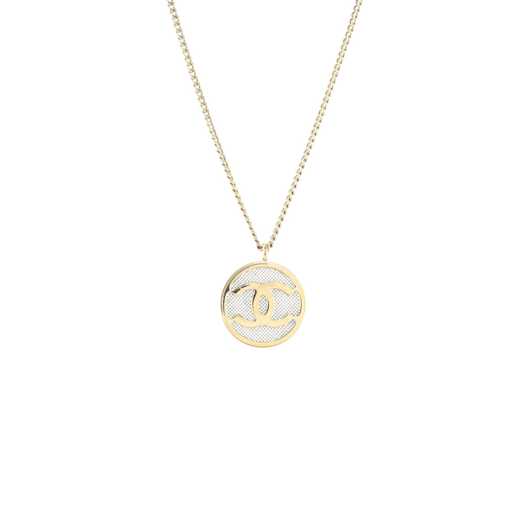CC Mesh Round Pendant Necklace Metal