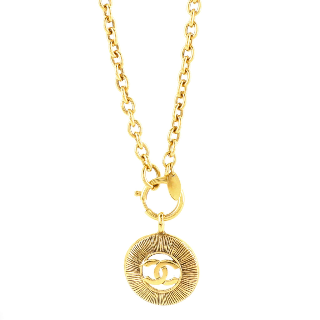 Vintage CC Round Pendant Necklace Metal