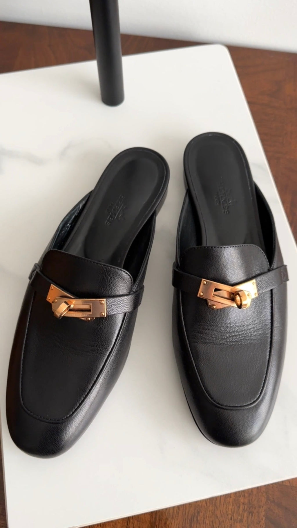 Hermes Black Leather and Rosegold Kelly Oz Mule - 37