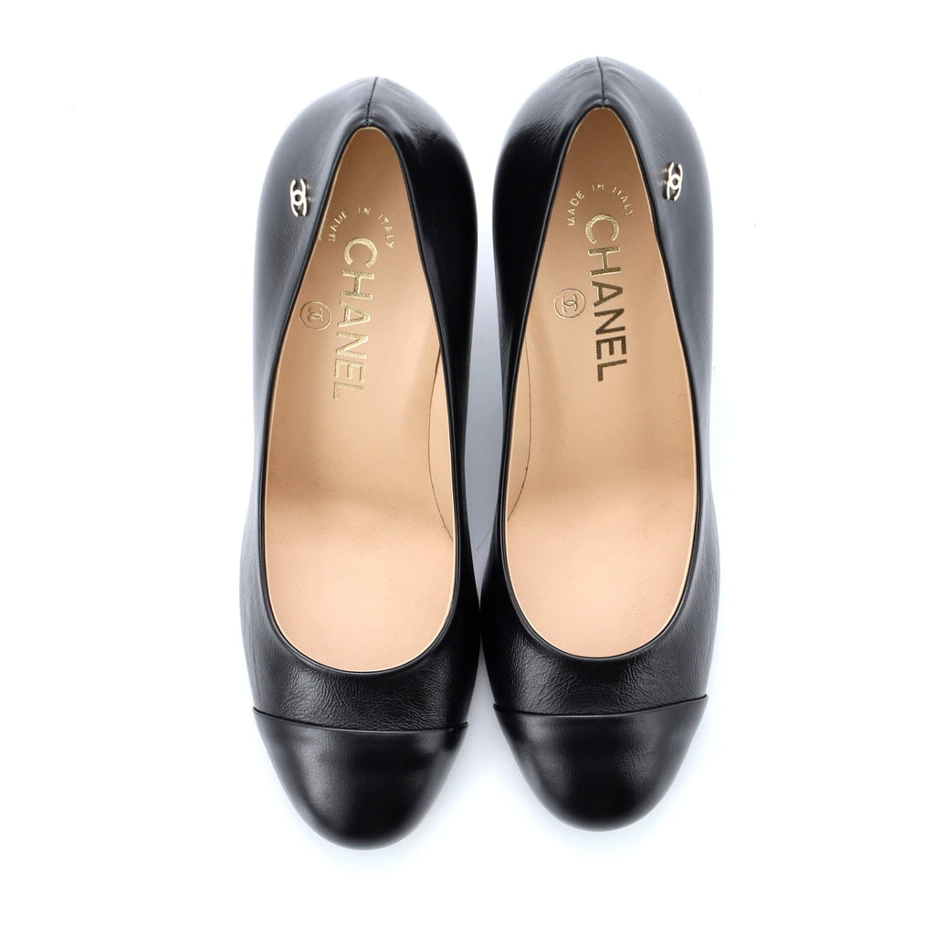 Women's Round Cap Toe Pumps Calfskin