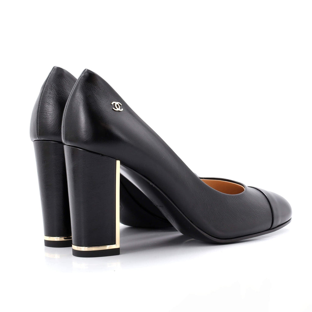 Women's Round Cap Toe Pumps Calfskin