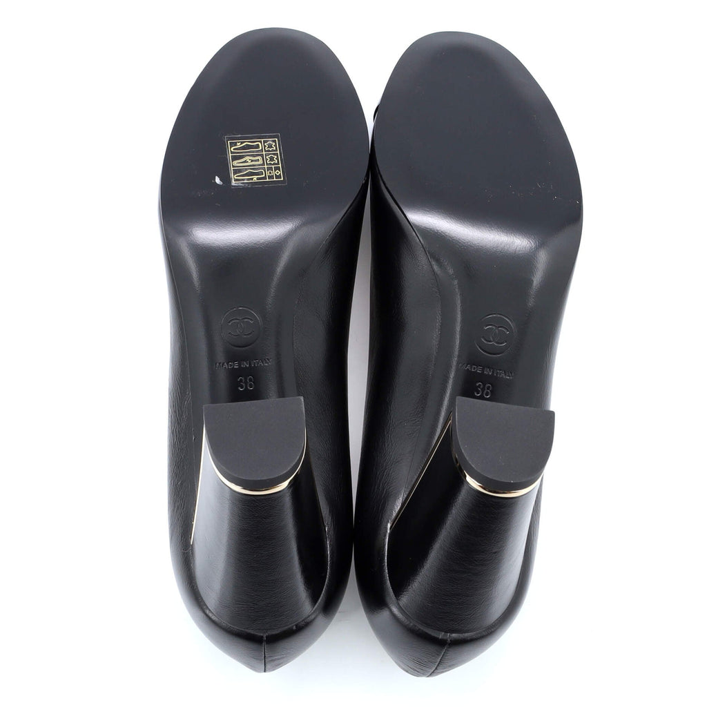 Women's Round Cap Toe Pumps Calfskin