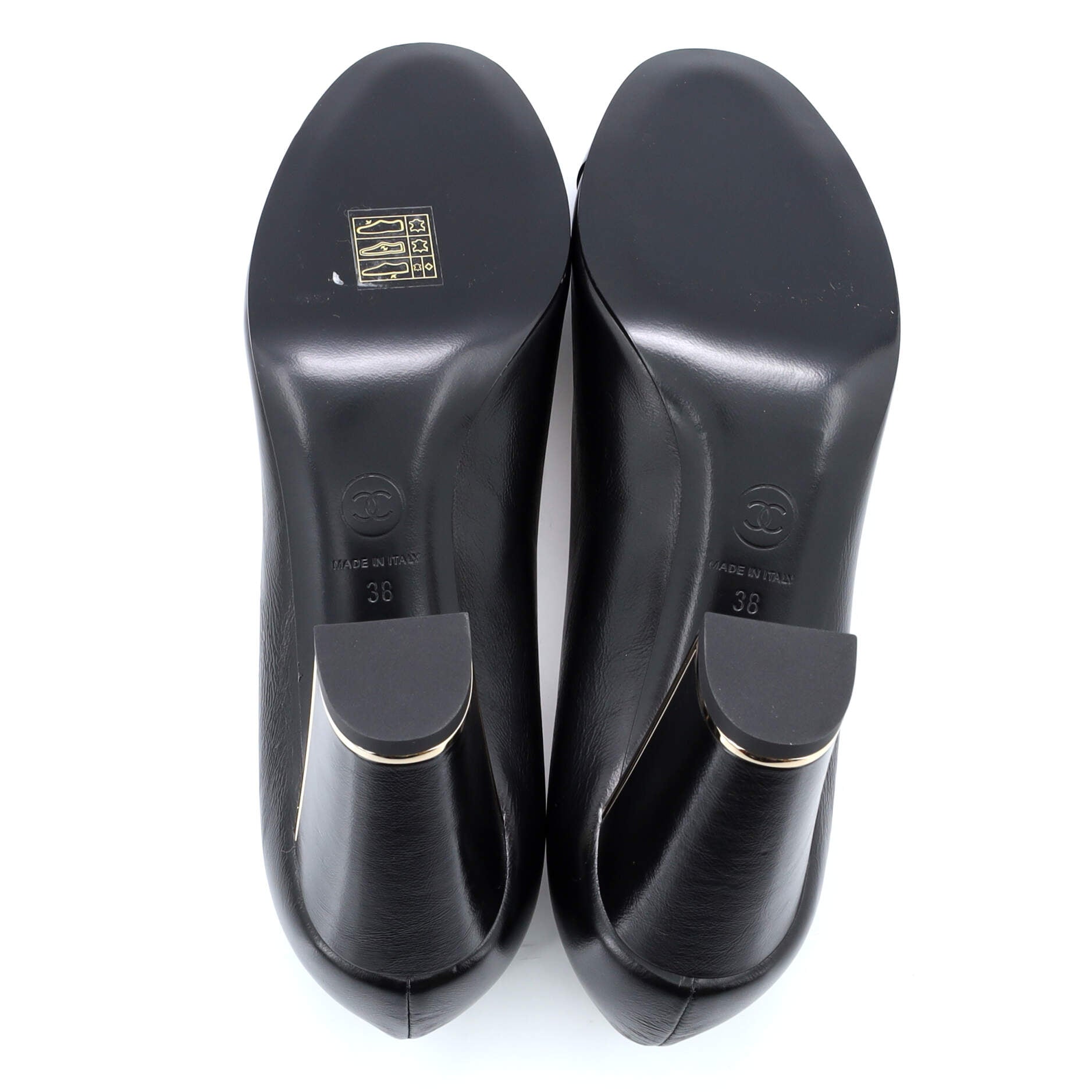 Women's Round Cap Toe Pumps Calfskin