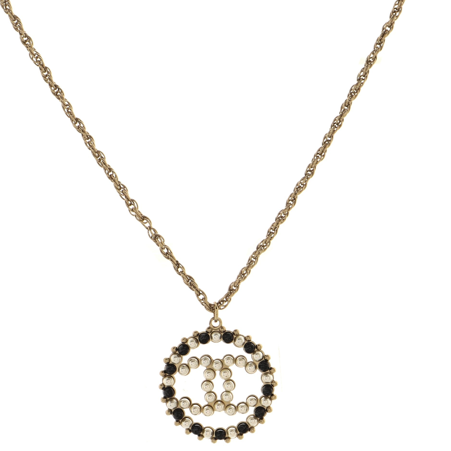 CC Round Pendant Necklace Metal with Faux Pearls