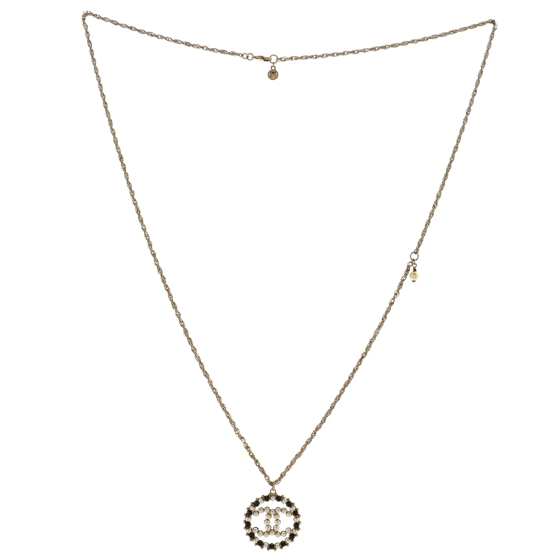 CC Round Pendant Necklace Metal with Faux Pearls
