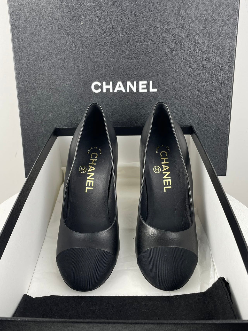 Chanel Leather Black Pumps with Pearls Heels CC Logo 35