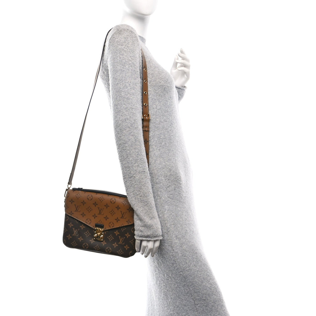 Reverse Monogram Pochette Metis