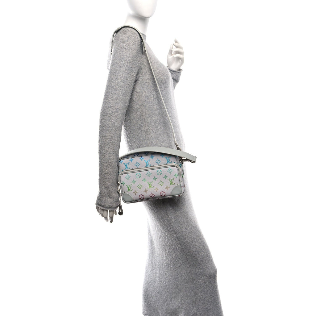 Monogram Iridescent Nil Gradient Grey