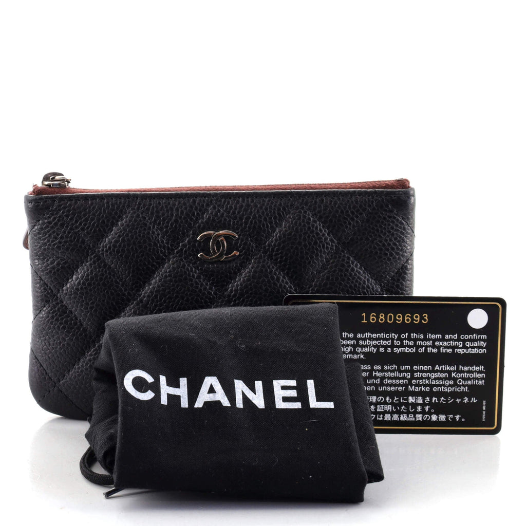Classic O Case Pouch Quilted Caviar Mini
