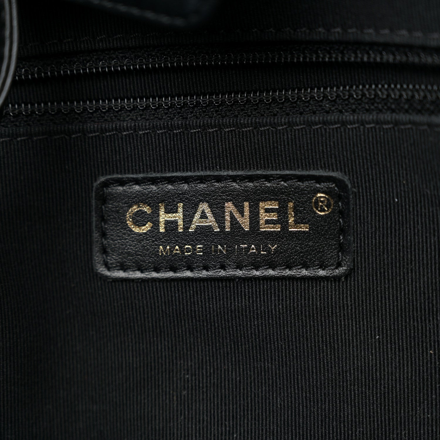 Calfskin Quilted Chain Lines Shopping Tote Black