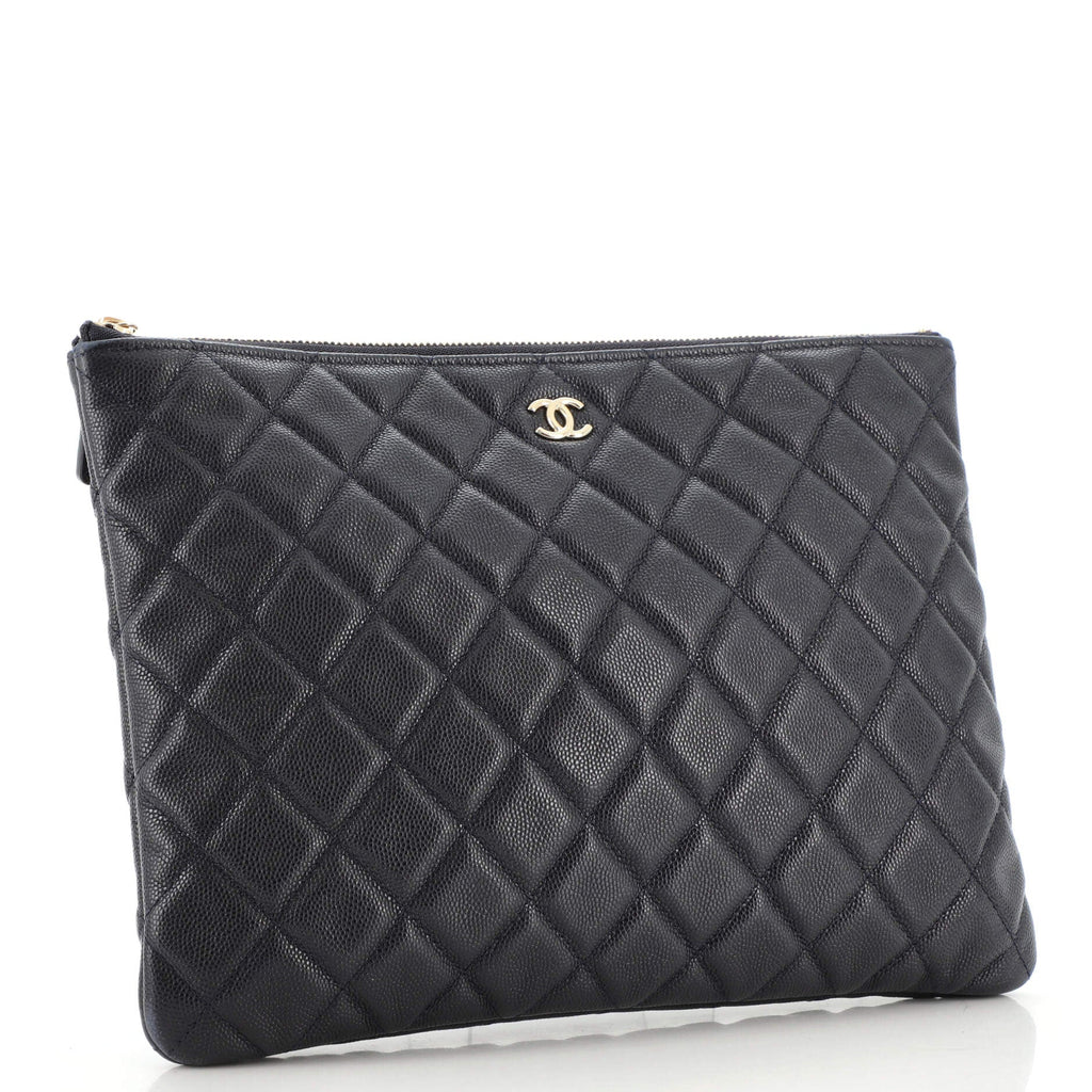 O Case Clutch Quilted Caviar Medium