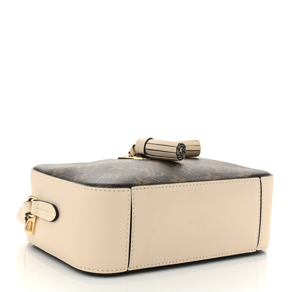 Monogram Saintonge Creme
