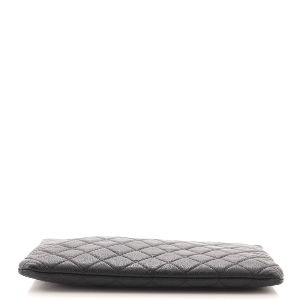 O Case Clutch Quilted Caviar Medium