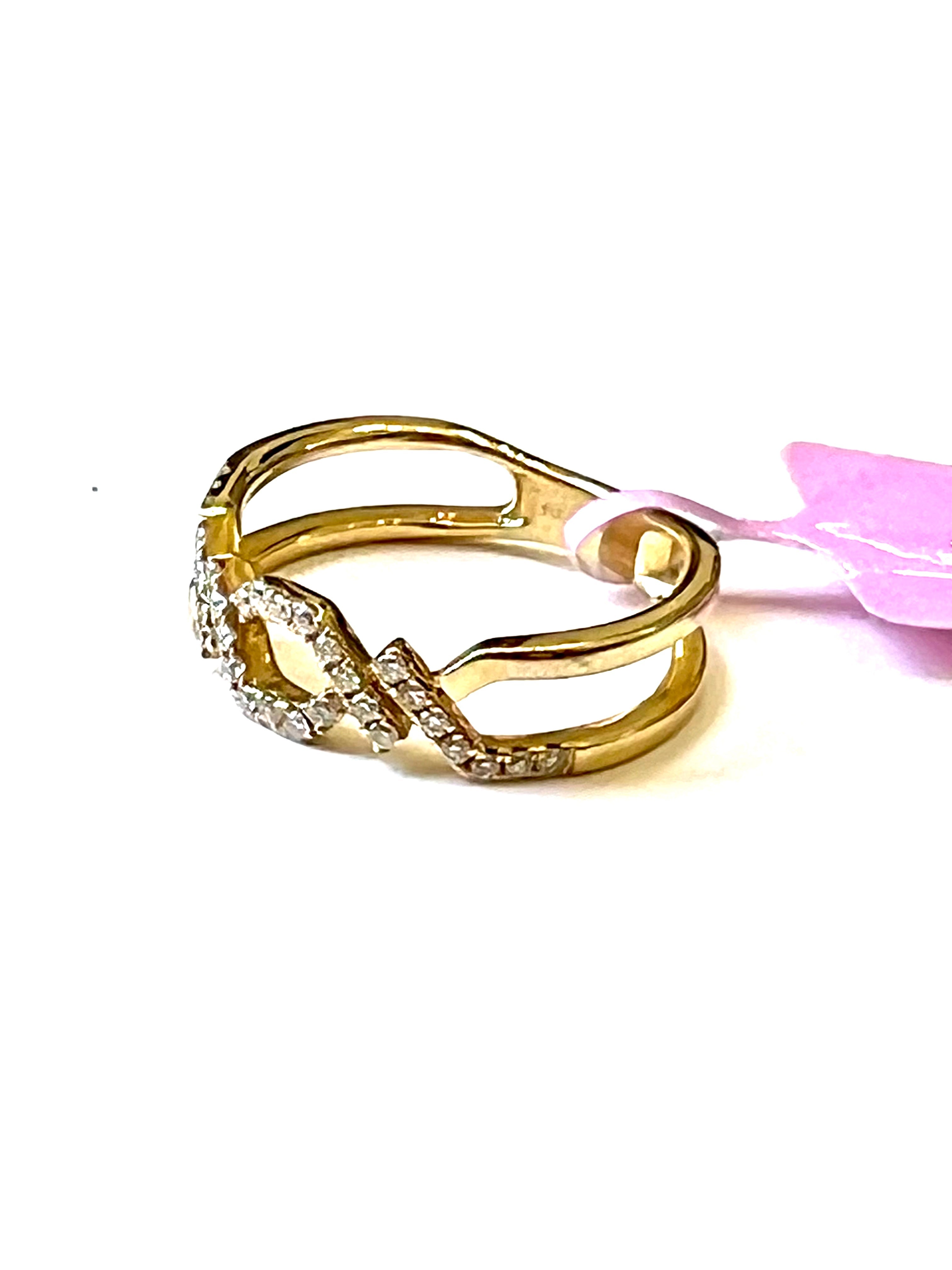 14K YELLOW GOLD TRIPLE CHAIN LINK DIAMOND RING