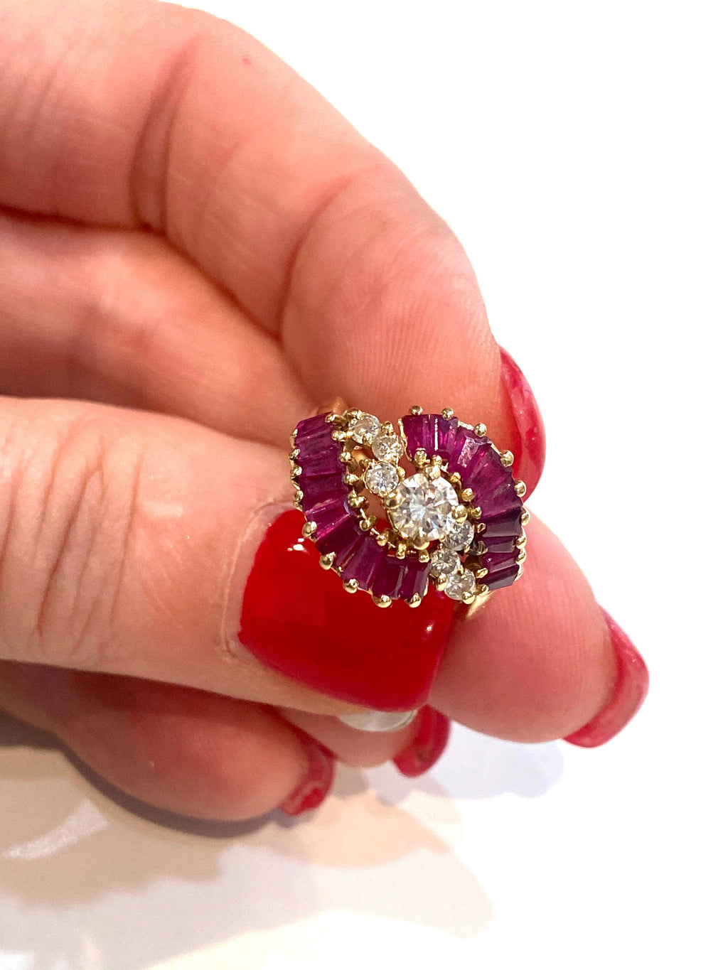 14K YELLOW GOLD RUBY AND DIAMONDS COCKTAIL RING
