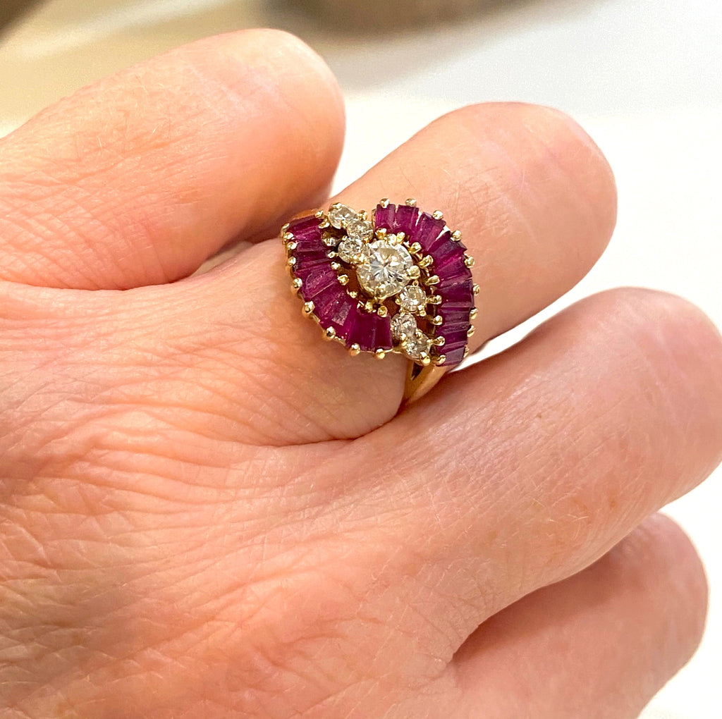 14K YELLOW GOLD RUBY AND DIAMONDS COCKTAIL RING