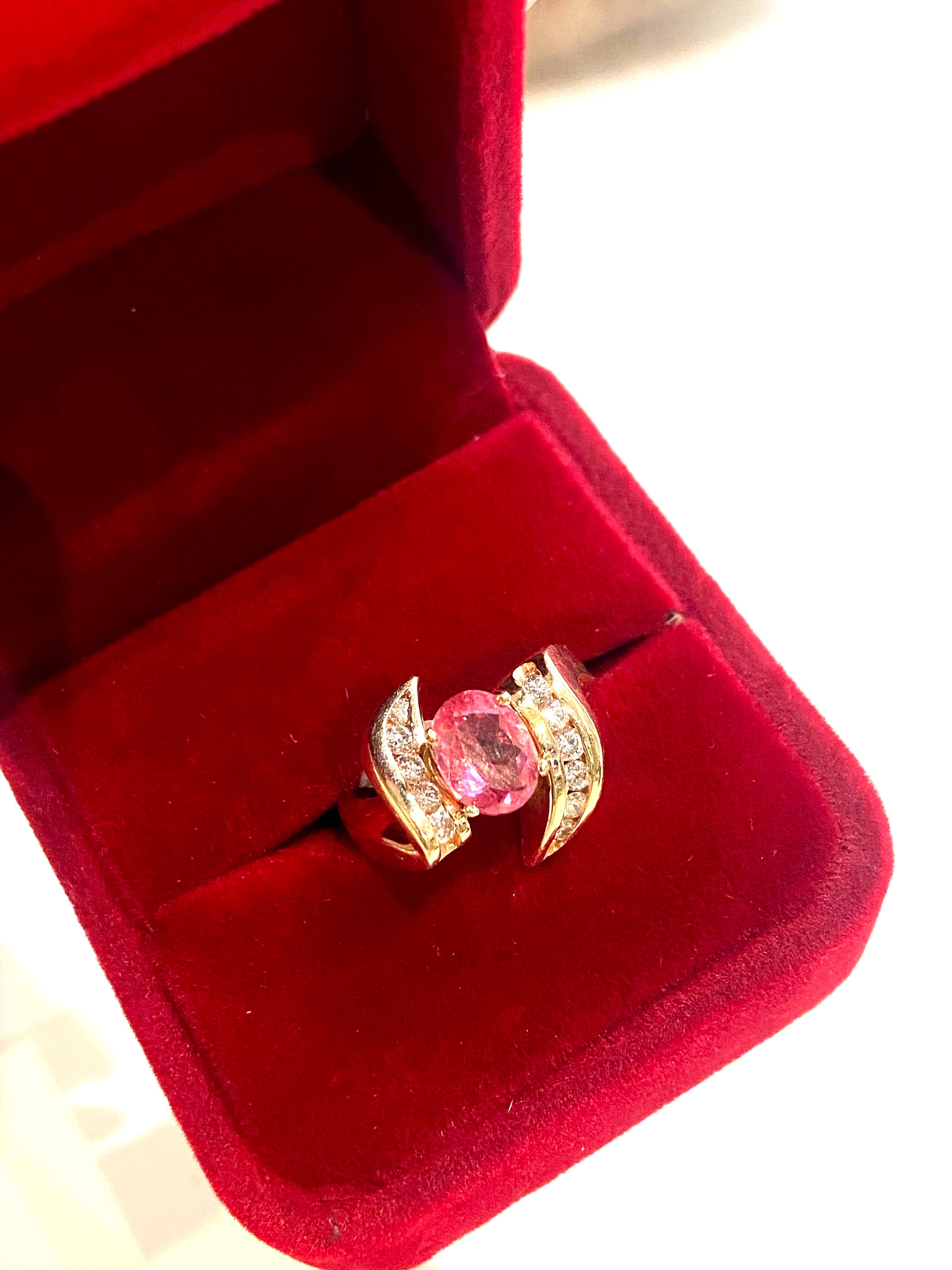 14K YELLOW GOLD SAPPHIRE AND DIAMONDS COCKTAIL RING